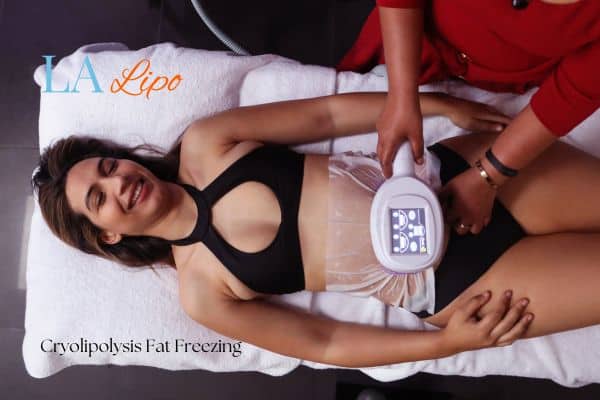 woman getting cryolipolysis Lincoln