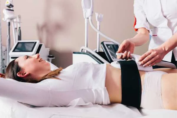 woman having body sculpting to help improve her body image and her mental health Lincoln